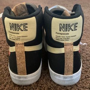 DEADSTOCK black pomegranate Nike blazers
